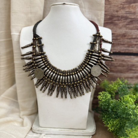 Vintage tharu necklace